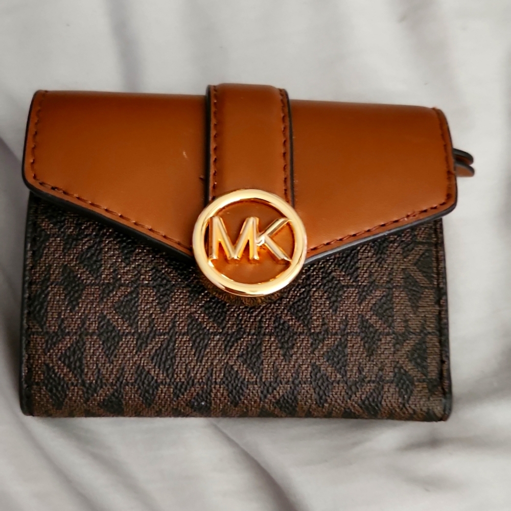 Michael kors wallet